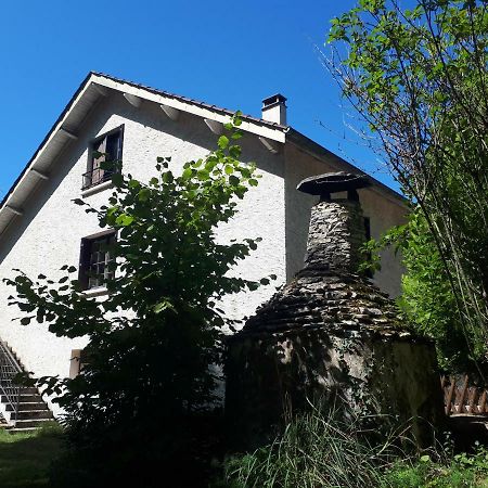 Location De Vacances A Gourdon En Bouriane Екстериор снимка