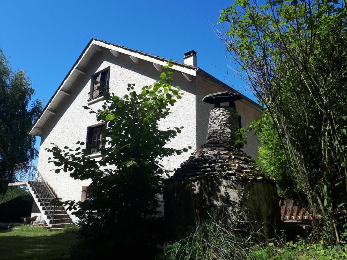 Location De Vacances A Gourdon En Bouriane Екстериор снимка