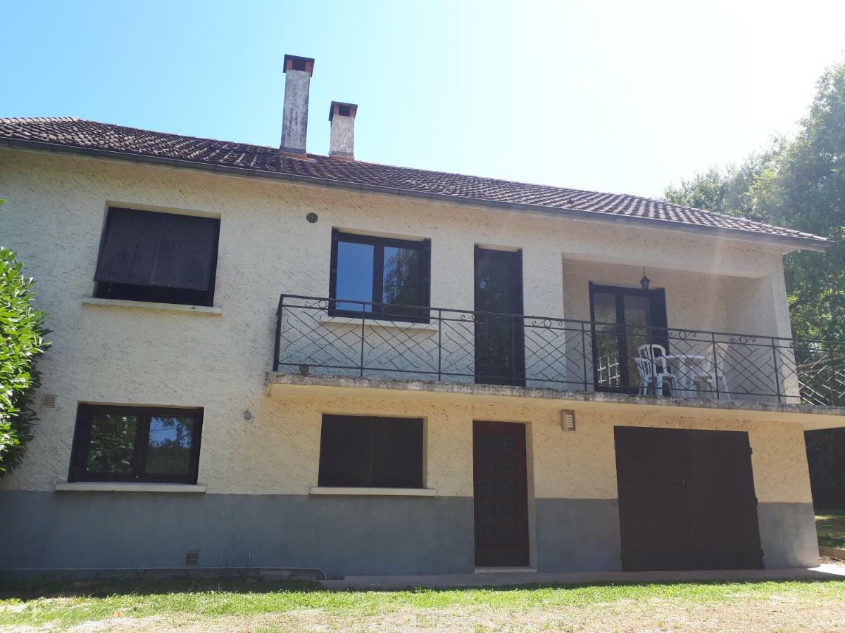 Location De Vacances A Gourdon En Bouriane Екстериор снимка